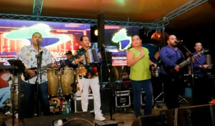 Nenito Vargas y su agrupación siguen arrebatando suspiros. Cortesía