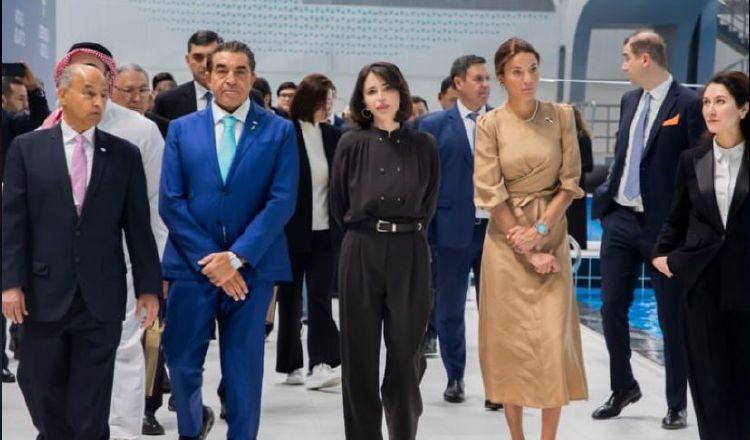 Delgado (centro) asesorará a la federación internacional.  Cortesía