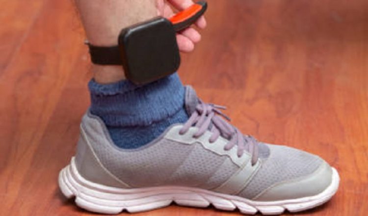 En la actualidad se están utilizando brazaletes electrónicos, pero no en casos de violencia doméstica. Foto ilustrativa