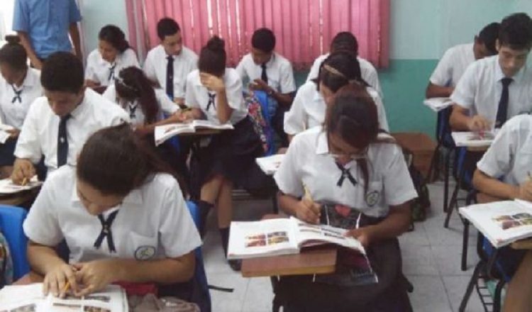 El Ministerio de Educación, para el año lectivo 2026, nombró un total de 3,150 docentes nuevos.  Epasa / Archivo 