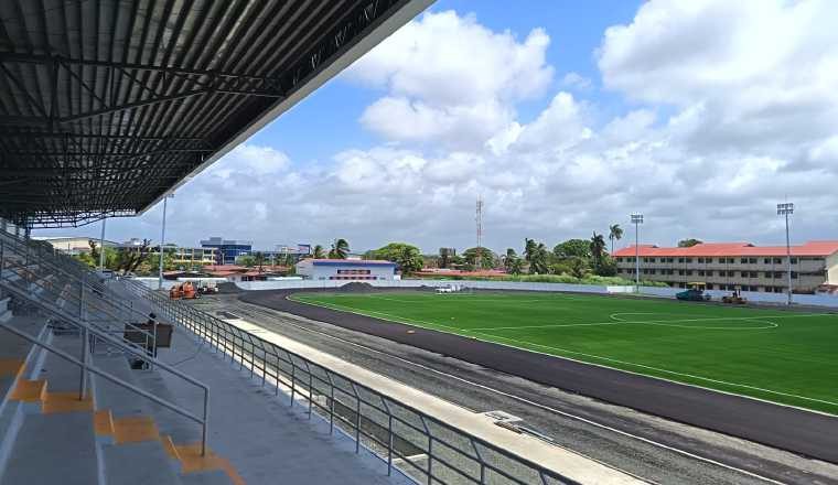 Gradas en el estadio Armando Dely. Foto:Diómedes Sánchez S.