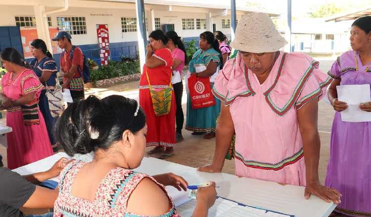 El Ifarhu quiere evitar pagar con cheque, ya que es más dilatado. Archivo