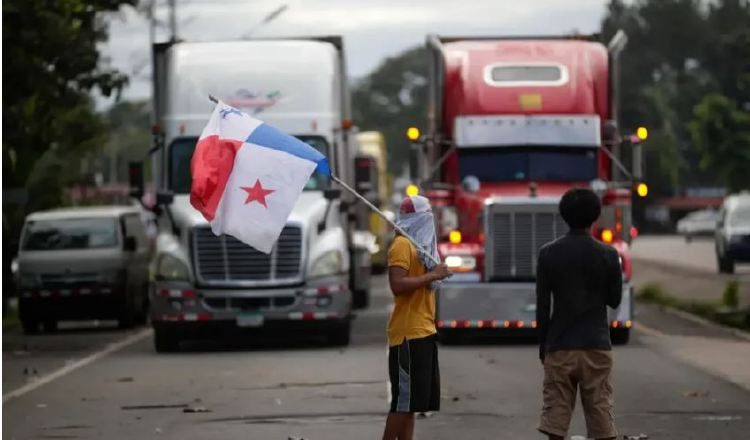 Bloqueo de la vía Panamericana ocurrido en noviembre de 2023.  EFE