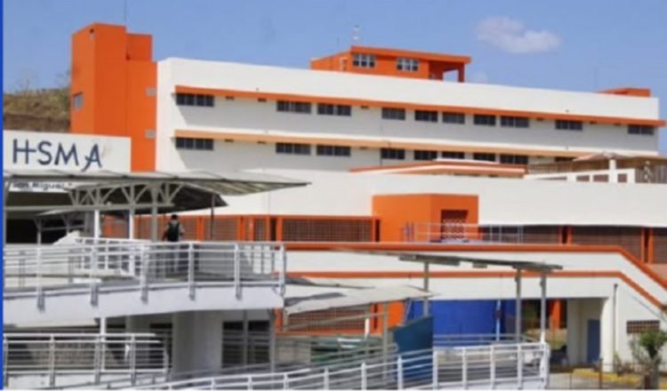 El hospital fue inaugurado en 1998, bajo un modelo diferente.  Internet