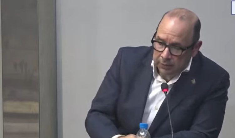 El actual defensor, Eduardo Leblanc González, explicó porque quiere seguir en el cargo.  Internet