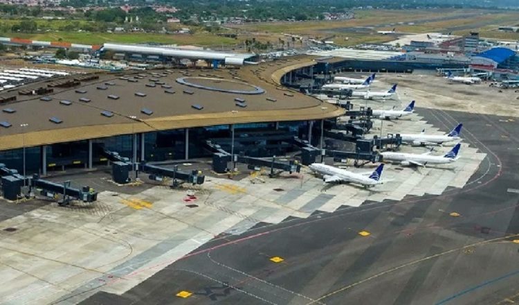 El Aeropuerto Internacional de Tocumen tiene el Hun de las Américas, que lo convierte en punto de conexión de rutas del continente. Archivo