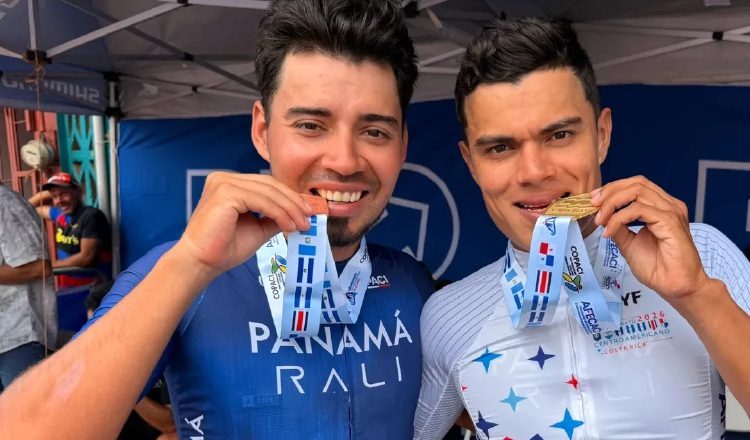 Panamá logró dos puestos en el podio de la prueba reina con Carlos Samudio  (dcha.) y Bolívar Espinosa.