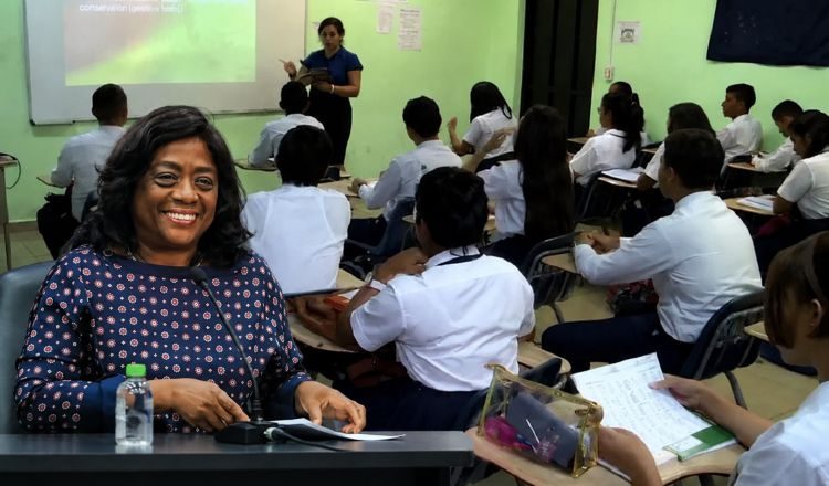 El país, en los próximos meses, podría conocer los posibles cambios a la ley de educación. IMAGEN CREADA CON IA