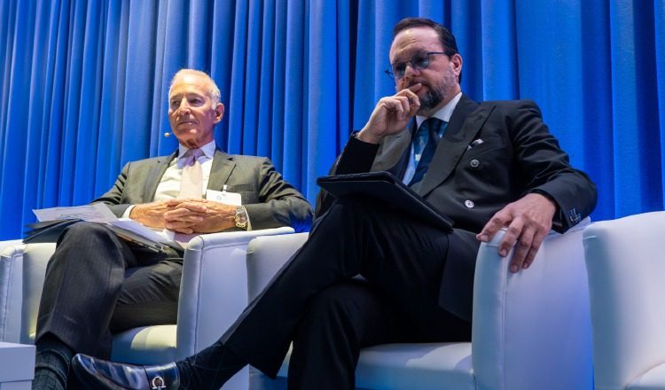 El ministro Moltó realizó una ponencia durante el foro de este año Cortesía