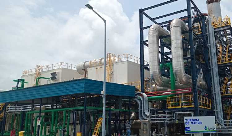 Turbina de vapor de Generadora Gatún, la más grande del país, ubicada en isla Telfers, Colón, la cual funciona por medio de gas natural. Pancho Paz