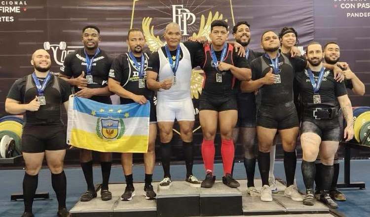 Delegación de Colón en el torneo de Powerlifting. Diómedes Sánchez S.