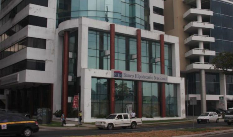 El Banco Hipotecario Nacional fue una obra del régimen militar. Archivo