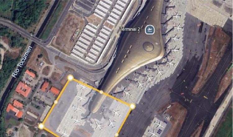 Diseño conceptual en el que se señala con línea amarilla en donde se concentrará la ampliación del Muelle Sur del aeropuerto.  Cortesía