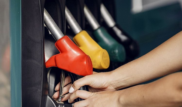 Desde este viernes suben los precios de la gasolina y el diésel. Foto ilustrativa