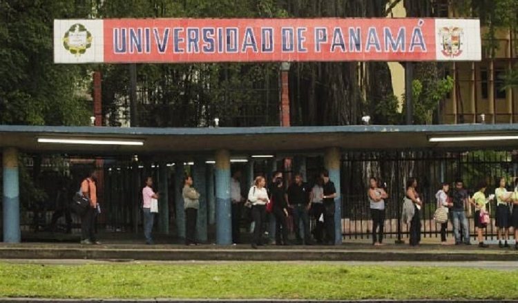 La Universidad de Panamá recibe entre 15 y 17 mil nuevos estudiantes por año.  Cortesía