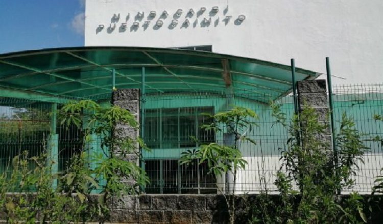 Fachada de la estructura abandonada del Minsa Capsi de Puerto Caimito, en La Chorrera. Archivo