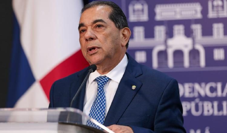 El ministro de Educación, Ventura Vega Osorio, señaló que colaborará con el Ministerio Público y la Contraloría en sus investigaciones por la compra de computadoras.  Cortesía 
