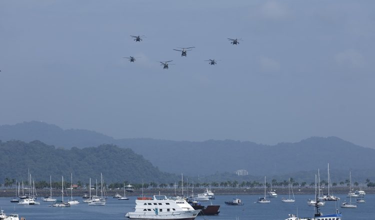 Helicópteros de diferentes fuerzas armadas durante el evento de ejercicios multinacionales Panamax 2026.  EFE