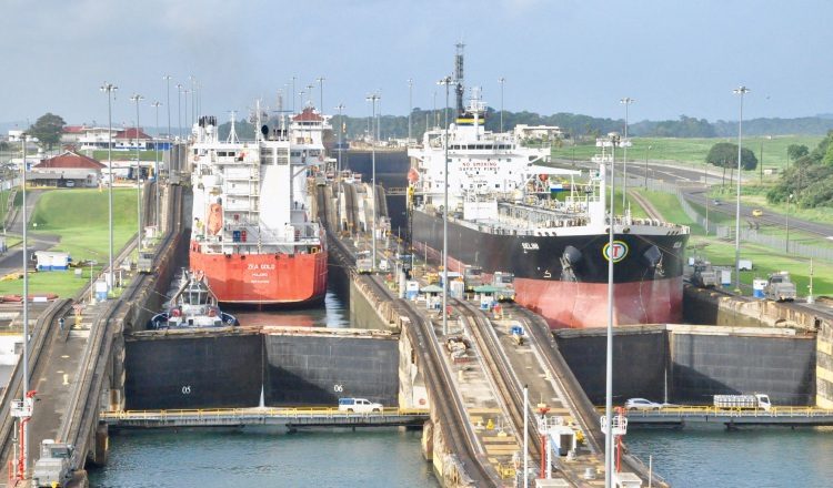 La ACP calificó la medida como temporal y orientada a preservar la sostenibilidad de las operaciones del canal. Foto: Pexels