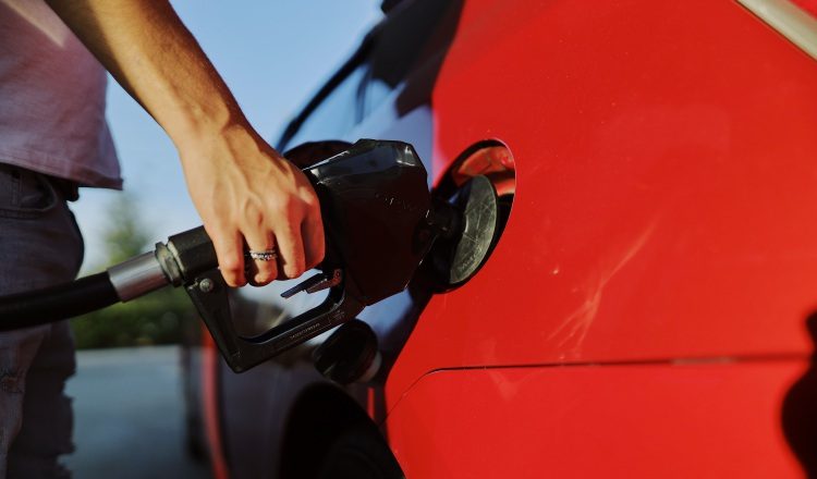 Los últimos aumentos en los precios de los combustibles han sido sustanciosos en contraste con la última disminución de precios. Foto ilustrativa