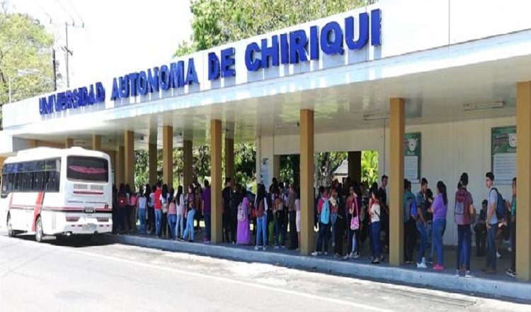 La institución mantiene 1,059 docentes.  ARCHIVO