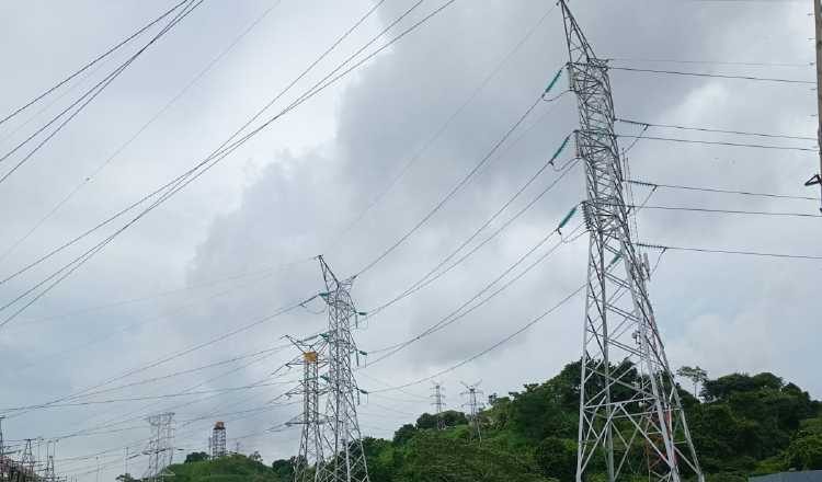 La ley que regula el servicio de electricidad en el país cumple 30 años en 2027. Archivo