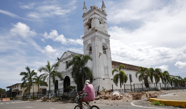 En las provincias de Veraguas, Los Santos, Coclé y otras áreas del interior se reportaron daños en edificaciones. Foto: Cortesía