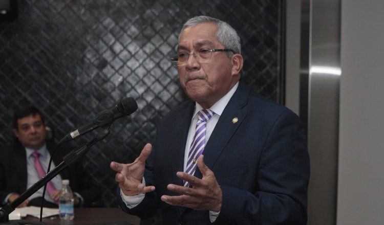 Augusto Abel Zamorano solo estaría hasta fin de año en el cargo.