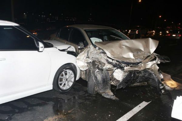El chatear y la alta velocidad son las principales causas de los accidentes de tránsito.