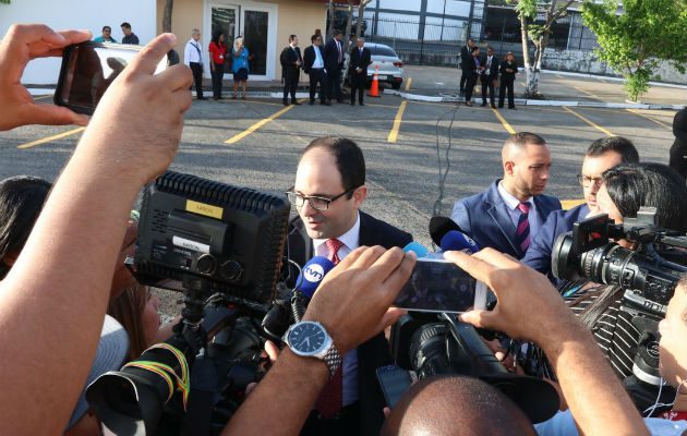 Alberto Alemán, Jefe negociador del TLC con China habla a los medios. Cortesía