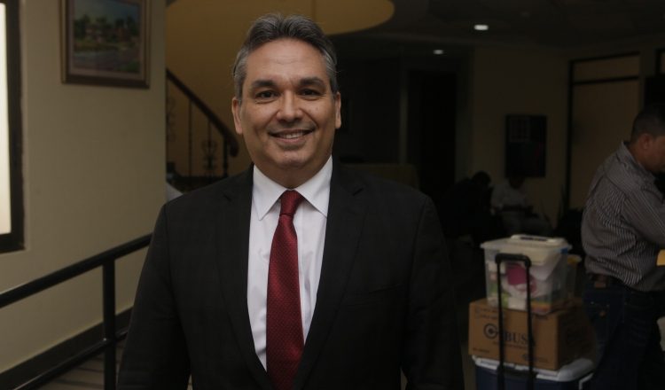 Alfredo Castillero Hoyos, todavía defensor del pueblo.