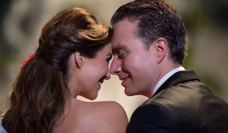 Anahí y su esposo Manuel Velasco.