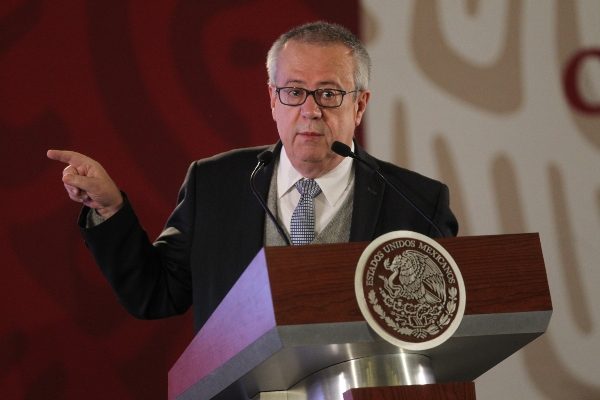 El ministro de Hacienda, Carlos Urzúa, renunció sorpresivamente alegando discrepancias con López Obrador.  FOTO/EFE