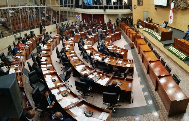 La bancada del Partido Revolucionario Democrático (PRD) está formada 35 diputados.