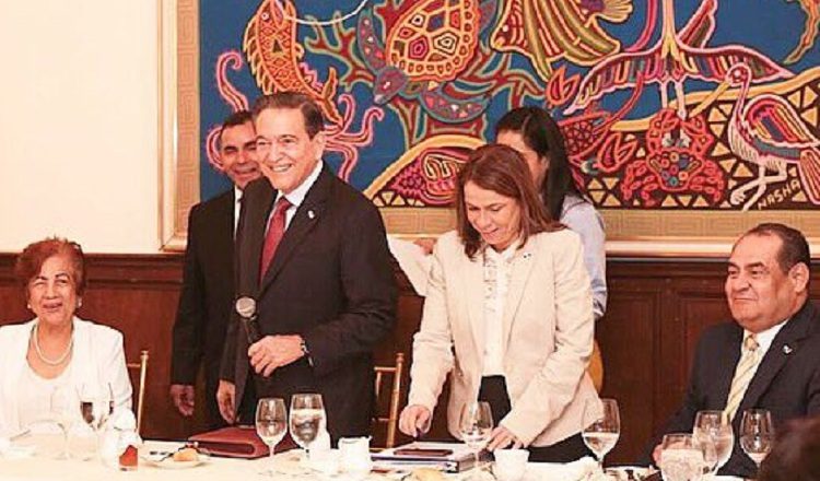 Como "positivo" califican los docentes este primer encuentro con el presidente Laurentino Cortizo.