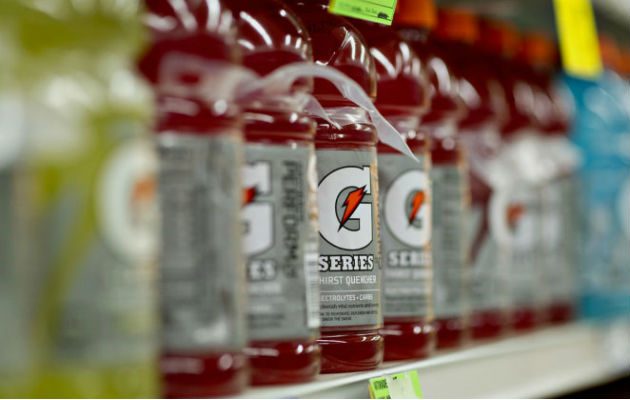 De acuerdo con Ábrego, la iniciativa pretende proteger a los menores de edad de los riesgos y efectos derivados del consumo indiscriminado