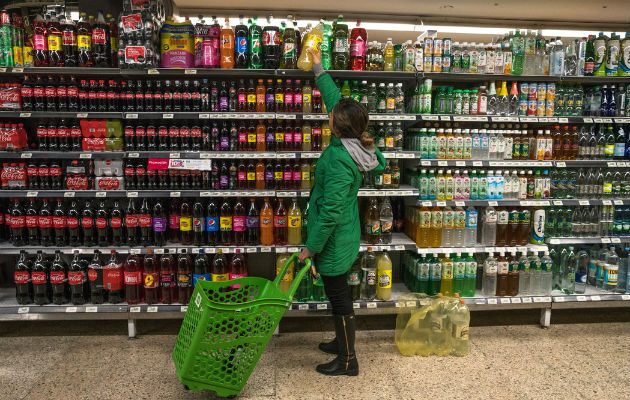 La venta de bebidas azucaradas se ha visto afectada por las importaciones en los últimos años.
