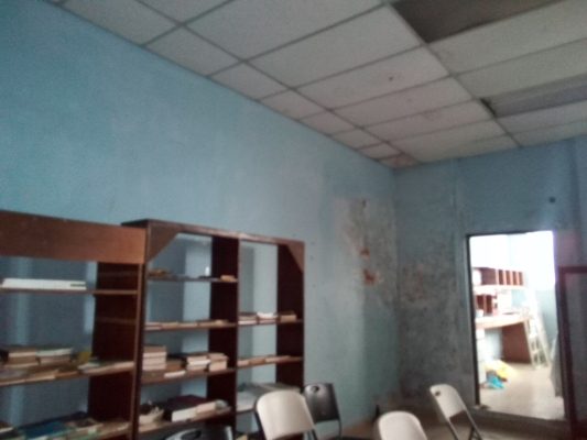 La renovación de la biblioteca formaban parte del proyecto de la alcaldía, pero nunca se llevó a cabo. Foto/Dióedes Sánchez