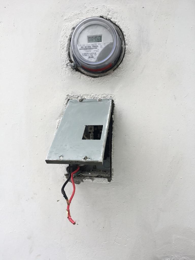 Los daños ocasionados al sistema eléctrico afecta el suministro de agua al penal y las viviendas.Foto/ José Vásquez.