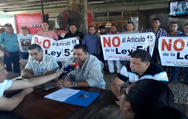 Este grupo que amenaza con salir protestar si el gobierno del presidente Juan Carlos Varela no le pone un alto a este problema que les ocasiona pérdidas a los nacionales.