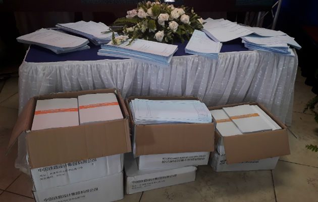 El acto de entrega se realizó en el salón diplomático dentro de los terrenos de la Feria Internacional de David, donde participaron Ministros de Estado, diplomaticos y medios de comunicación.