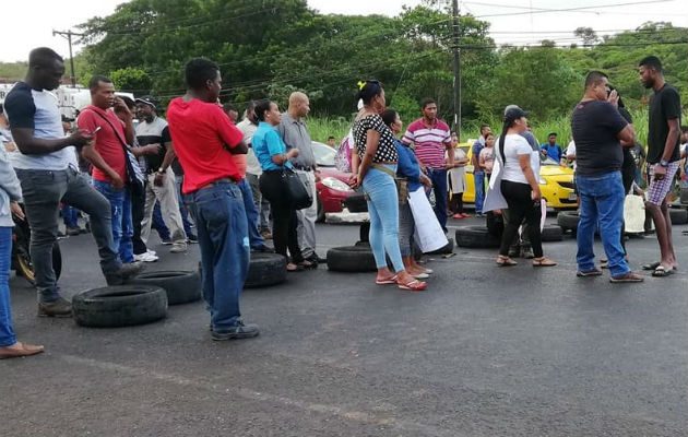 El cierre inicio cerca de las 6:00 a.m, y culminó a  las 10:30 a.m. Foto: Diómedes Sánchez S.