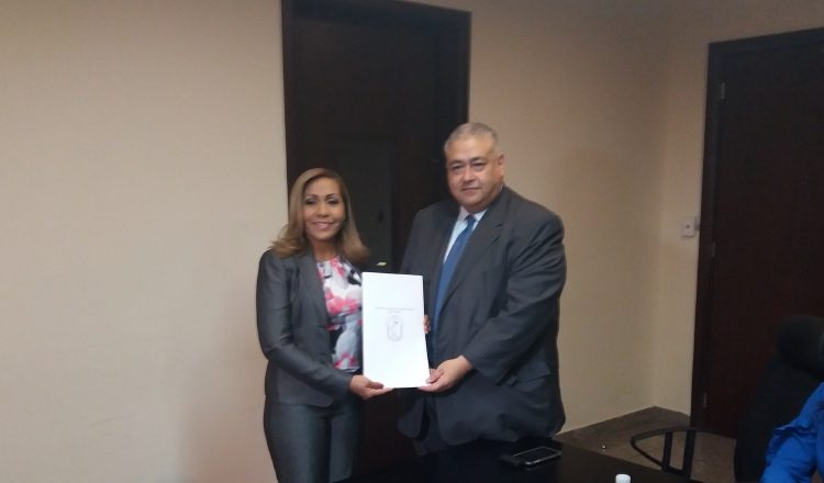 Yanibel Ábrego y Alfonso Fraguela /Foto Víctor Arosemena