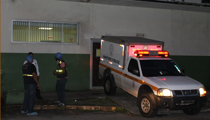 Sus familiares trataron de sacarlo, pero ya era demasiado tarde, la tierra lo había sepultado. Foto/Diómedes Sánchez