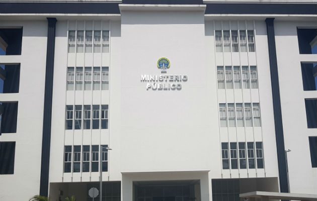 El Ministerio Público representado por la sección de decisión y litigación temprana de la fiscalía regional de Colón logró que el juez aplicó la medida cautelar que consistió en la detención por unos 6 meses.