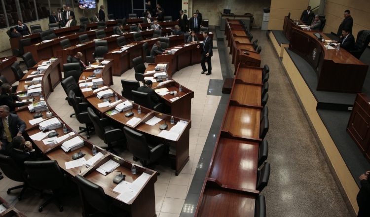 Los diputados han llenado de trabajo a las futuras comisiones. Foto de archivo