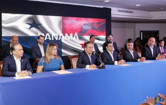 Cinco de los que repiten serán ministros de Estado y uno director, pero luego pasará a ser ministro.