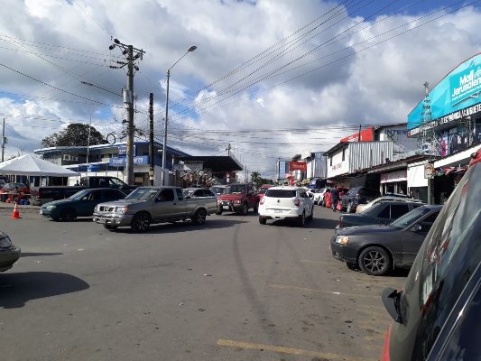 Se han dado dos casos en que las familias desesperadas por el supuesto secuestro de un familiar han entregado autos los cuales son trasladados presuntamente a territorio costarricense. Foto/José Vásquez