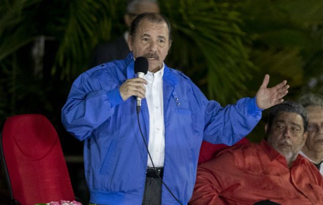 Según la Unidad Nacional, esa propuesta "constituye, al mismo tiempo, una confesión del régimen de su conducta criminal y de su culpabilidad frente a la represión y muerte.