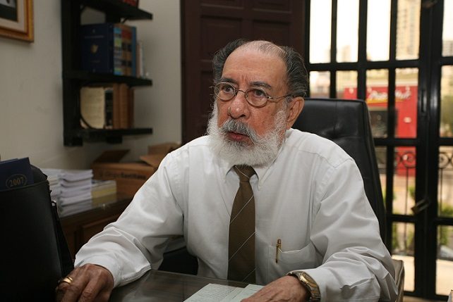 Dr. José Guillermo Ros-Zanet. La Academia Panameña de la Lengua le rindió homenaje póstumo en la inauguración de la FIL 2019. También este tributo In memoriam incluyó a la Dra. Rosa María C. de Britton, Dra. Gloria Guardia Alfaro, escritor Guillermo Sánchez Borbón (Tristán Solarte) y poeta Tobías Díaz Blaitry. Foto: Archivo Panamá América.